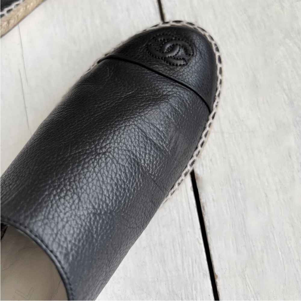 Rare CHANEL Womens CC Logo Cap Toe Espadrilles Black Leather sz 40 Tweed Quilted - Picture 11 of 15